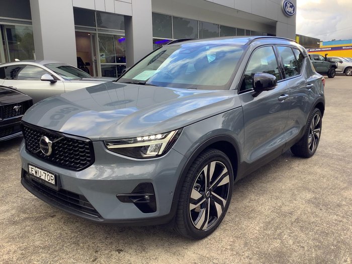 2022 Volvo XC40
