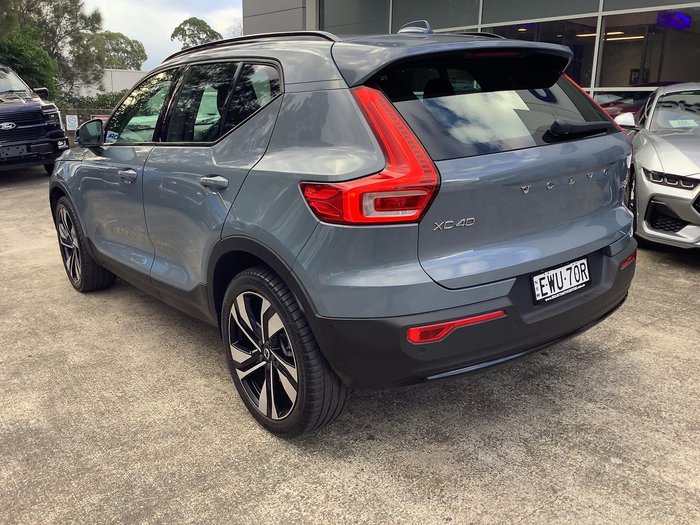 2022 Volvo XC40