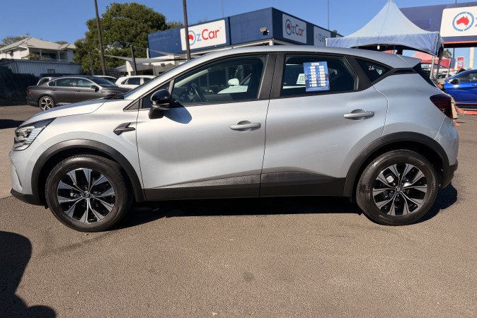 2023 RENAULT CAPTUR LIFE