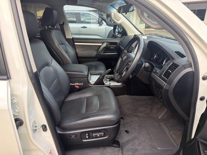2017 Toyota Landcruiser Altitude