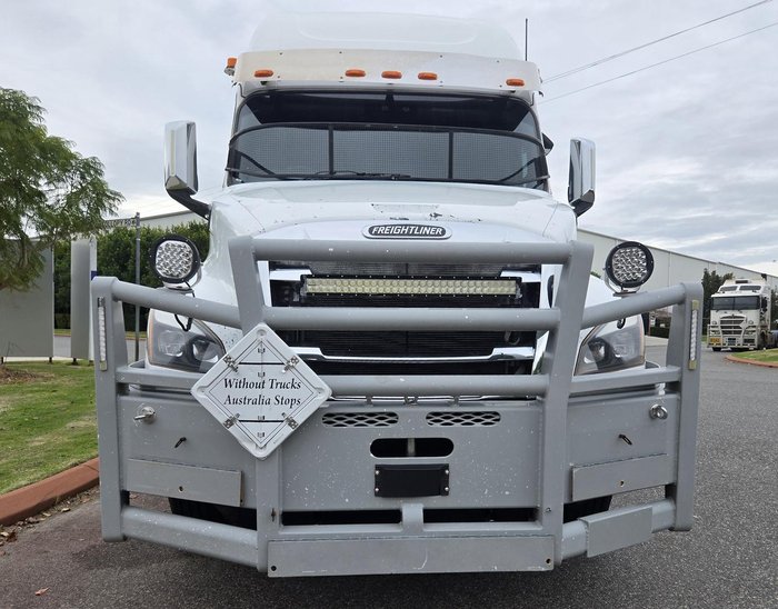 2021 Freightliner Cascadia 126 WHITE