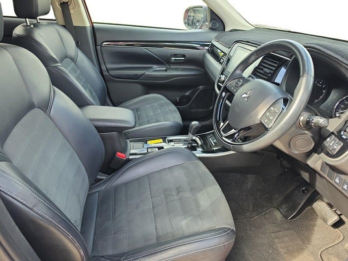 2020 Mitsubishi Outlander LS
