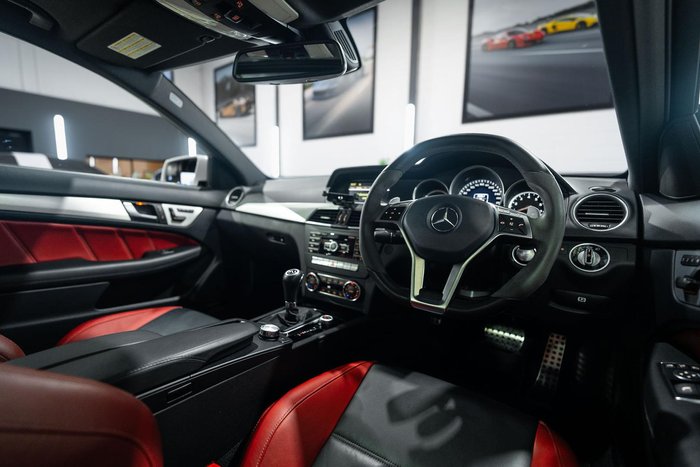 2012 Mercedes-Benz C-Class C63 AMG Performance Package