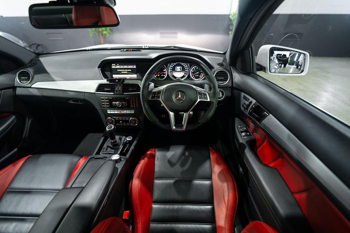 2012 Mercedes-Benz C-Class C63 AMG Performance Package