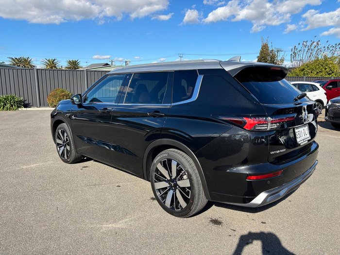 2025 Mitsubishi Outlander Exceed Tourer