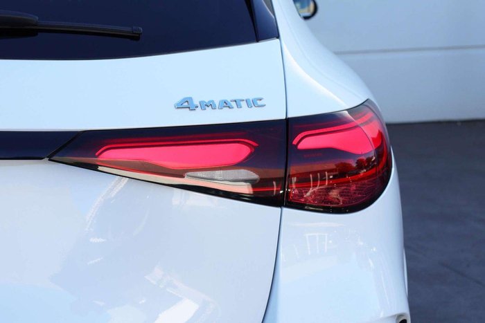 2025 Mercedes-Benz GLC-Class GLC300