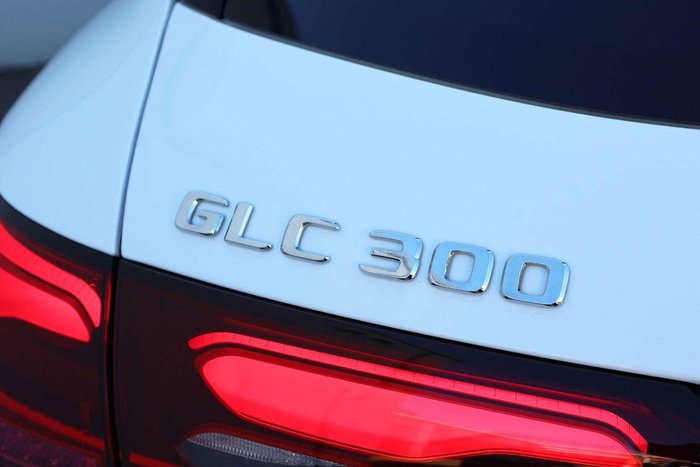2025 Mercedes-Benz GLC-Class GLC300