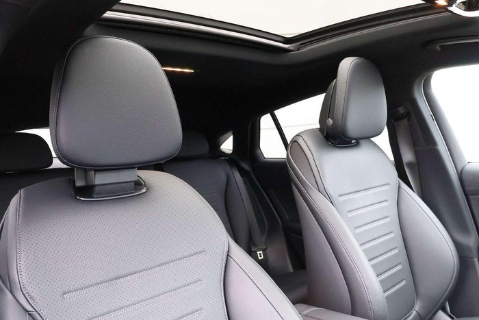 2025 Mercedes-Benz GLC-Class GLC300
