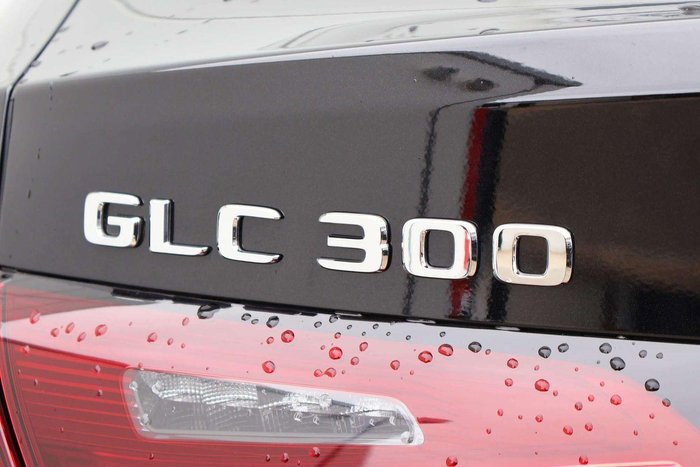 2025 Mercedes-Benz GLC-Class GLC300