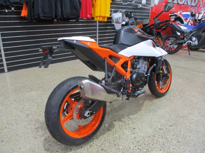 2026 Ktm 990 DUKE R ORANGE