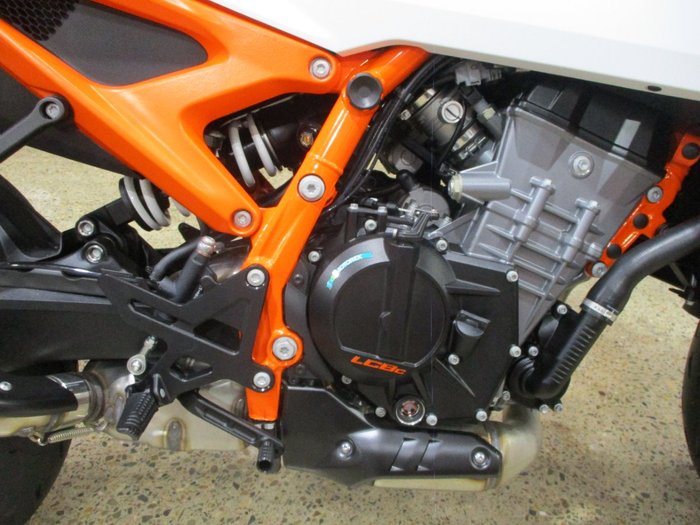 2026 Ktm 990 DUKE R ORANGE