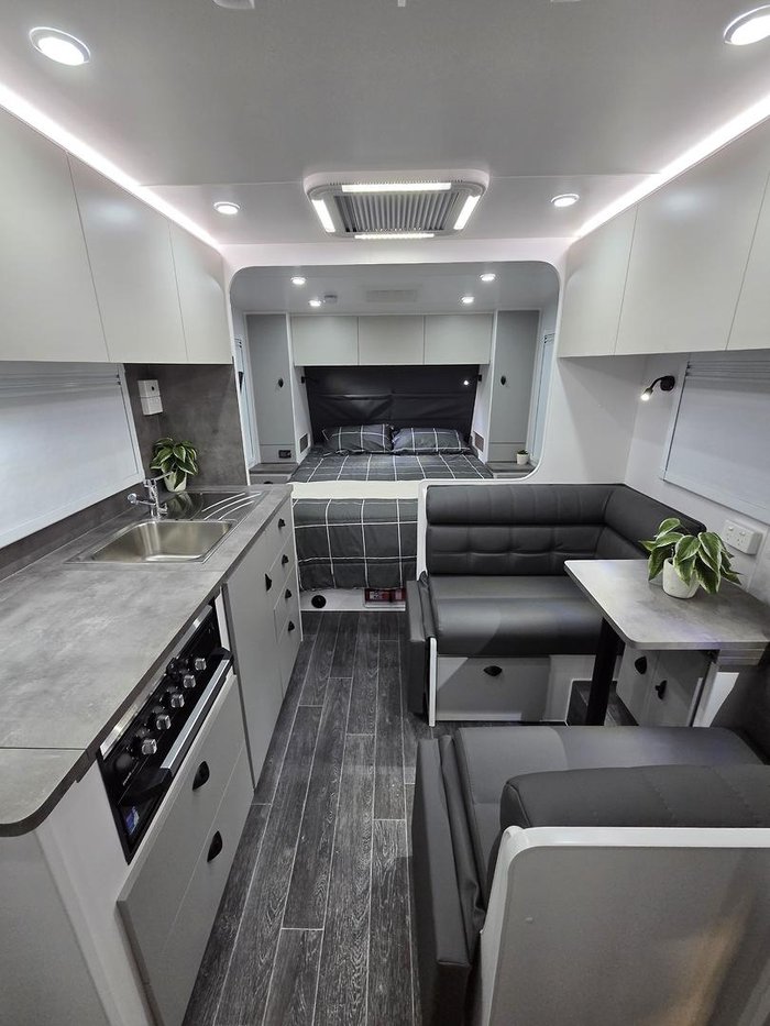 2026 Safari Caravans X-Trak182