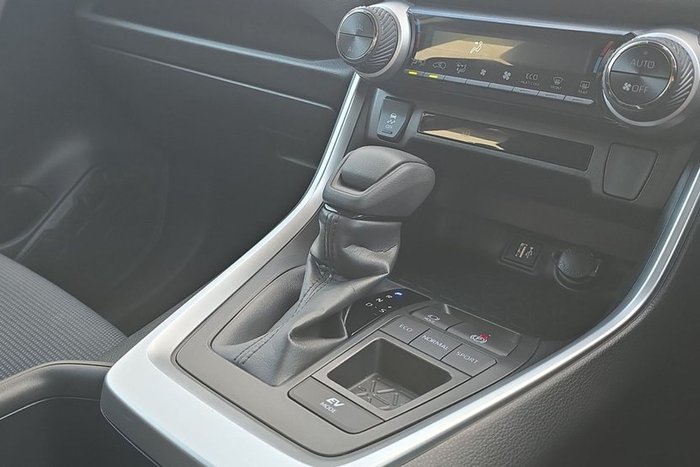 2025 Toyota RAV4 GX