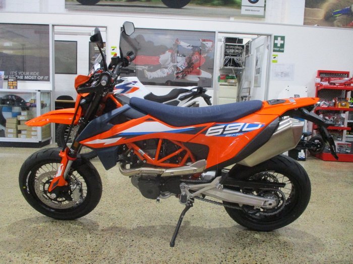 2024 Ktm 690 SMC R ORANGE