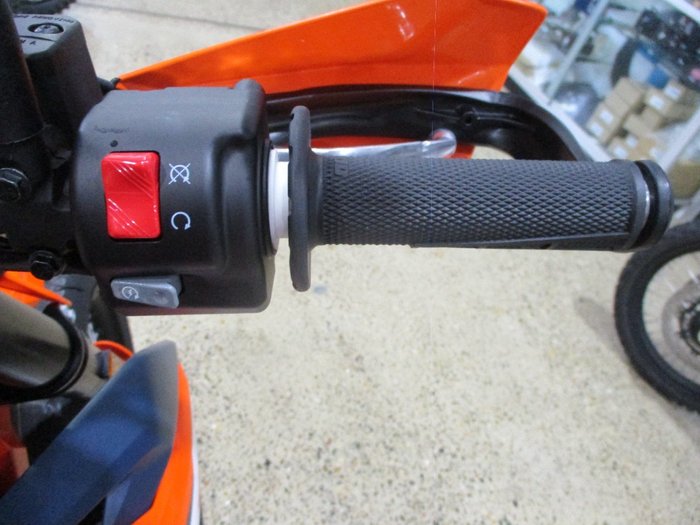 2024 Ktm 690 SMC R ORANGE