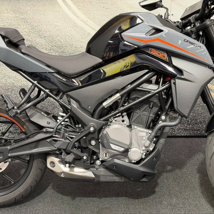 2025 CFMOTO 300 NK ABS Black
