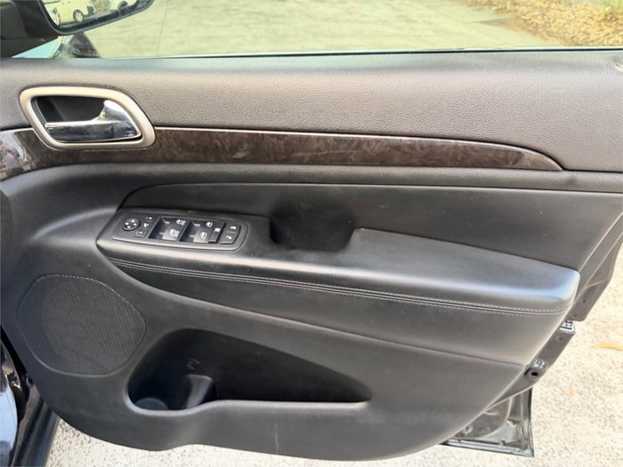 2012 JEEP GRAND CHEROKEE LAREDO (4x4)