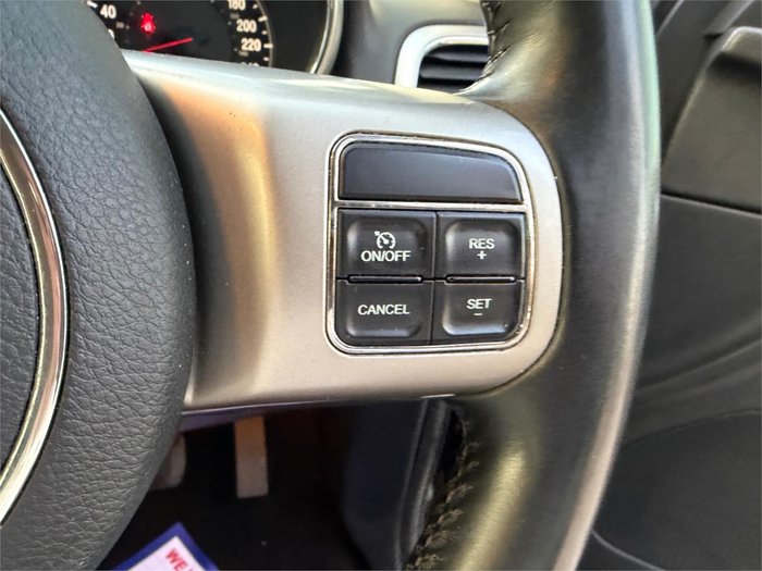 2012 JEEP GRAND CHEROKEE LAREDO (4x4)
