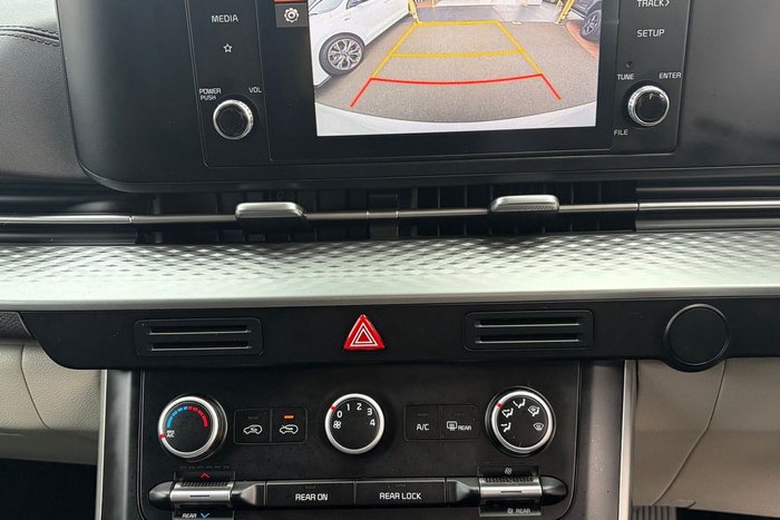 2023 Kia Carnival S