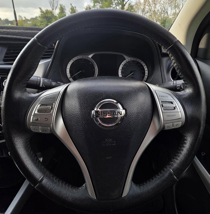 2016 Nissan Navara RX