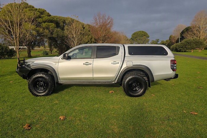 2016 Nissan Navara RX