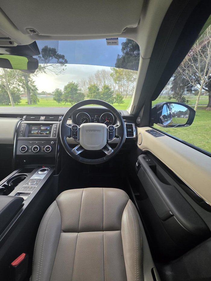 2017 Land Rover Discovery TD6 SE
