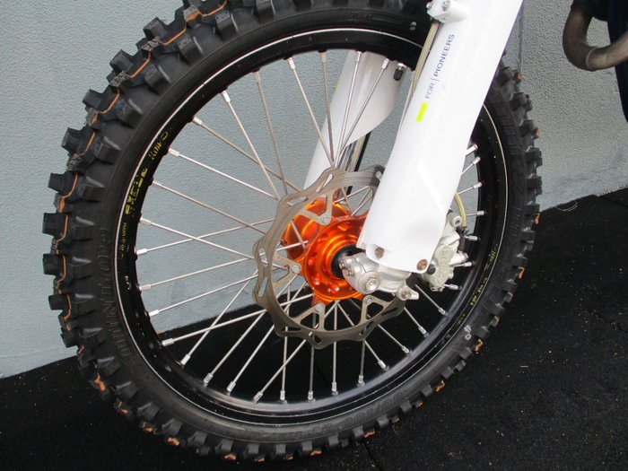 2025 HUSQVARNA FC250 White