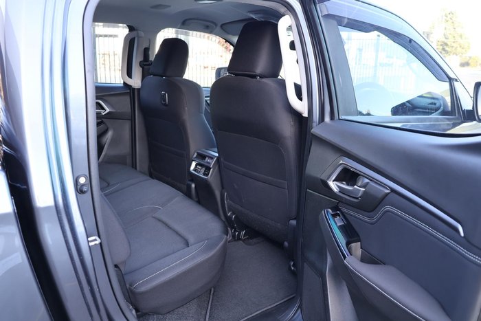 2021 Isuzu D-MAX 14