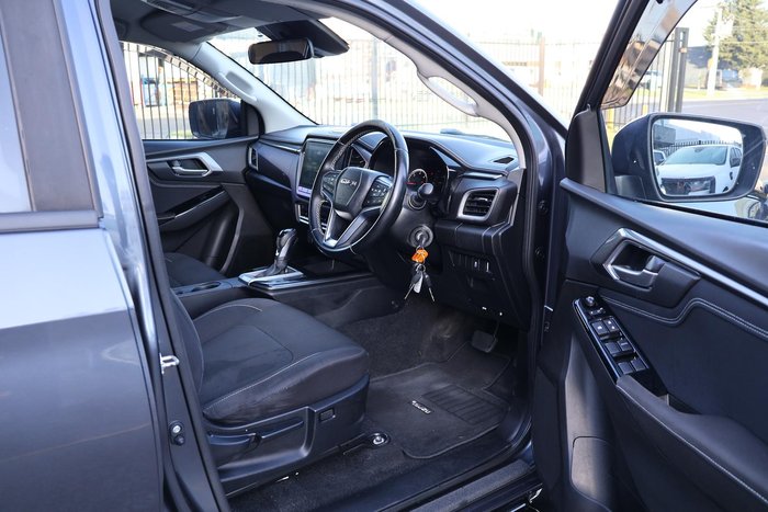 2021 Isuzu D-MAX 8
