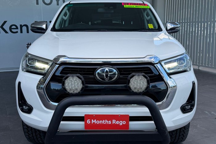 2021 Toyota Hilux SR5