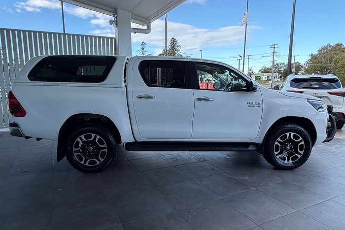 2021 Toyota Hilux SR5