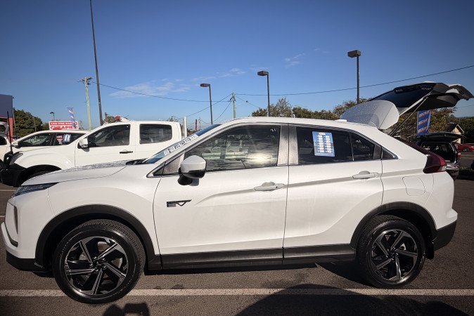 2024 MITSUBISHI ECLIPSE CROSS ES PHEV (AWD)