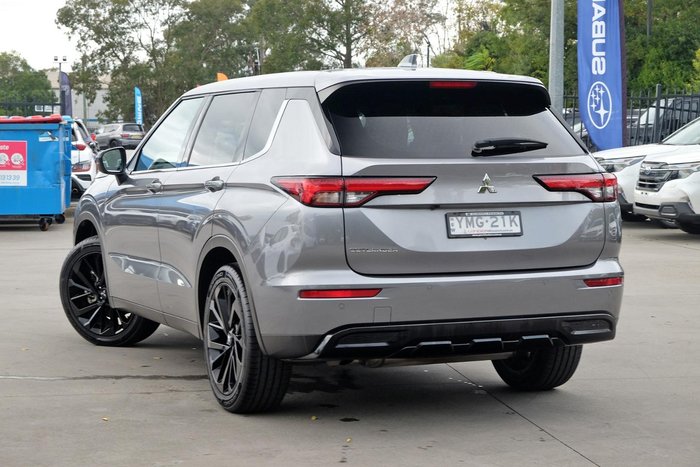 2023 Mitsubishi Outlander LS Black Edition