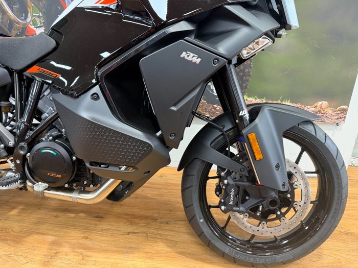 2026 Ktm 1390 SUPER ADVENTURE S Black