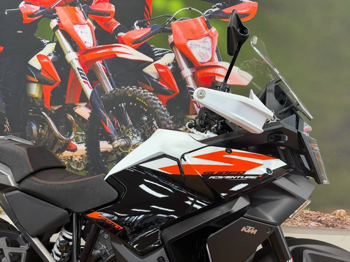 2026 Ktm 1390 SUPER ADVENTURE S Black