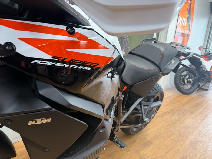 2026 Ktm 1390 SUPER ADVENTURE S Black