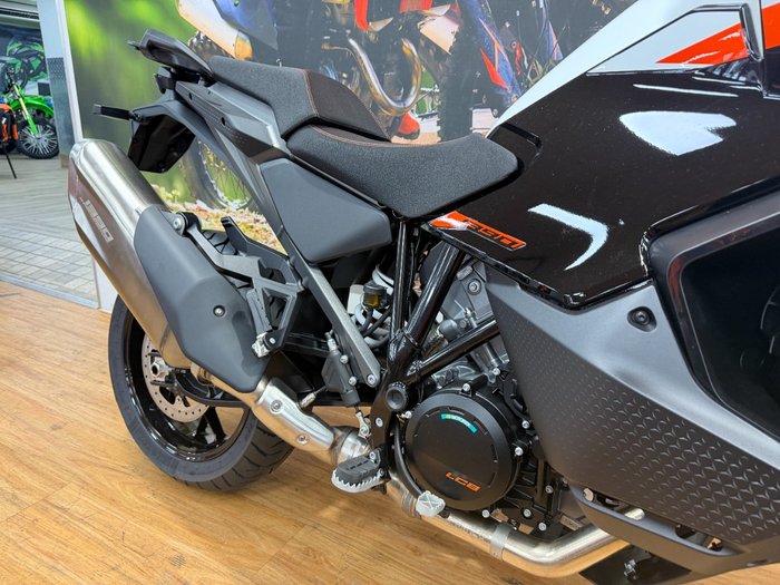 2026 Ktm 1390 SUPER ADVENTURE S Black
