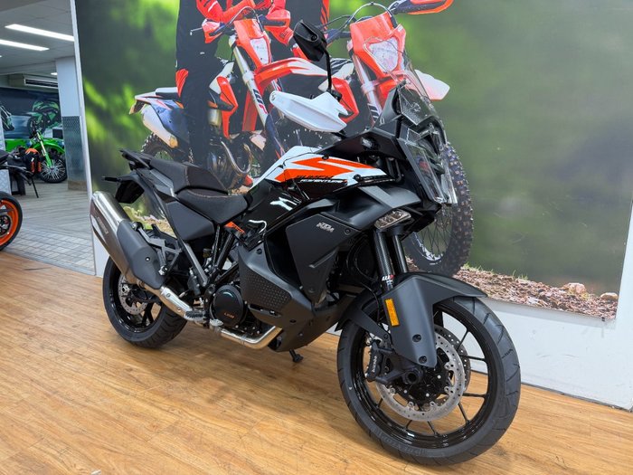 2026 Ktm 1390 SUPER ADVENTURE S Black