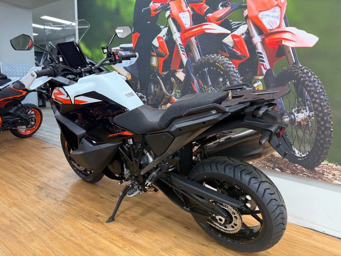 2026 Ktm 1390 SUPER ADVENTURE S Black