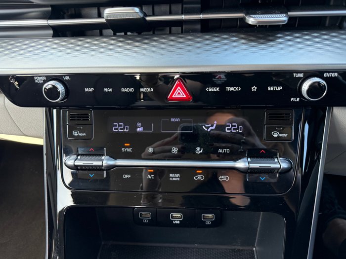 2023 Kia Carnival Si