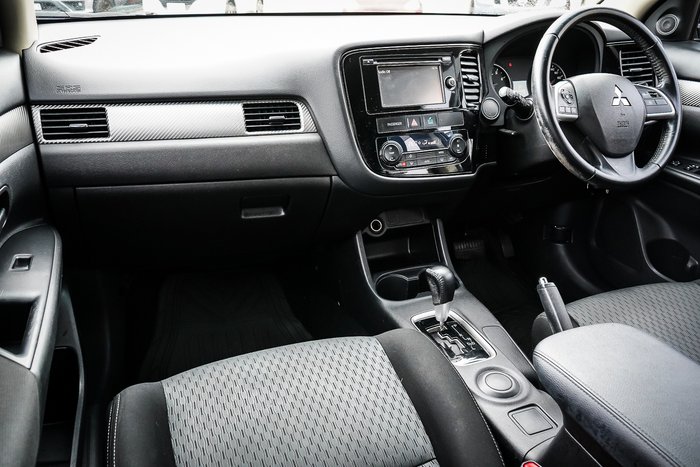 2014 Mitsubishi Outlander ES