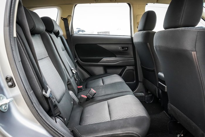 2014 Mitsubishi Outlander ES