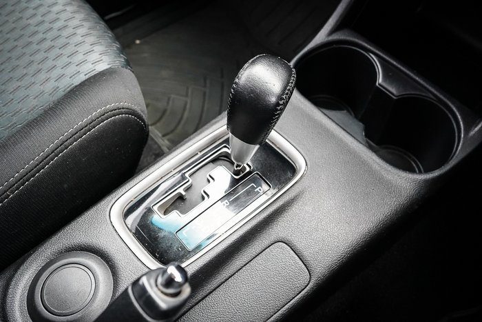 2014 Mitsubishi Outlander ES