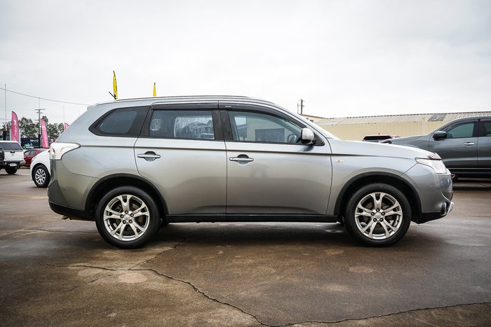 2014 Mitsubishi Outlander ES