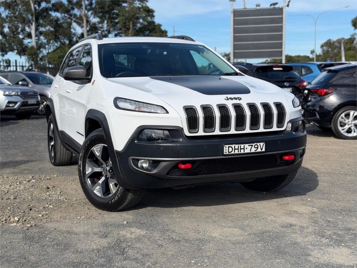 2015 JEEP CHEROKEE TRAILHAWK (4x4)