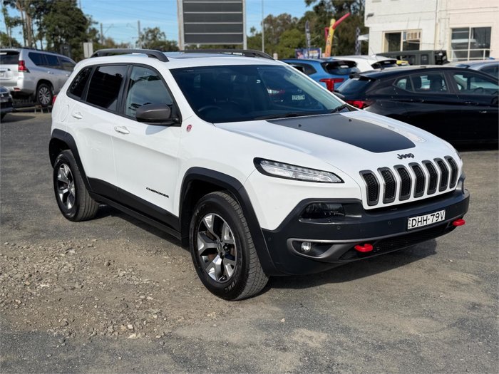 2015 JEEP CHEROKEE TRAILHAWK (4x4)