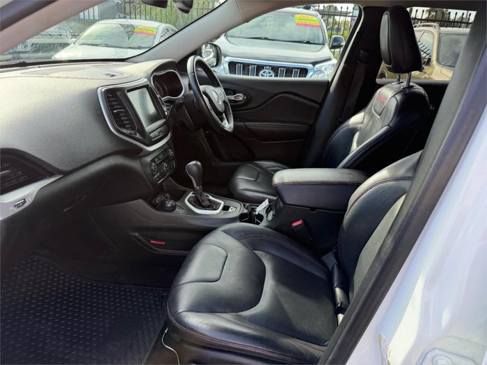 2015 JEEP CHEROKEE TRAILHAWK (4x4)