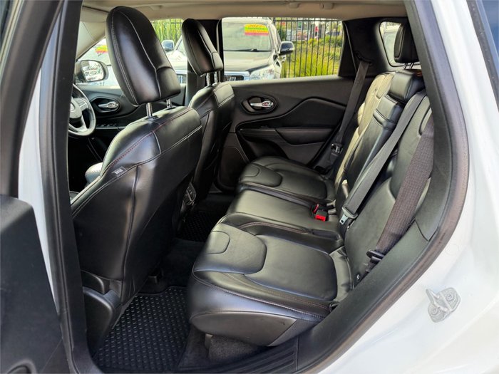 2015 JEEP CHEROKEE TRAILHAWK (4x4)