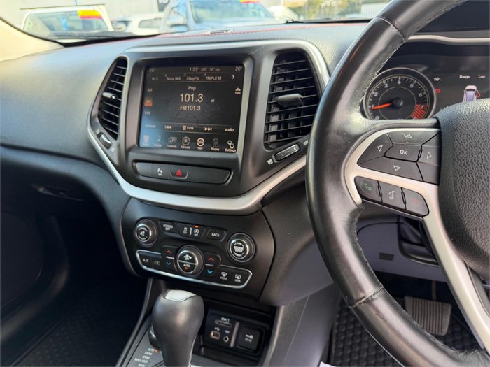 2015 JEEP CHEROKEE TRAILHAWK (4x4)
