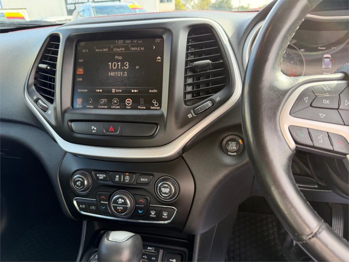 2015 JEEP CHEROKEE TRAILHAWK (4x4)